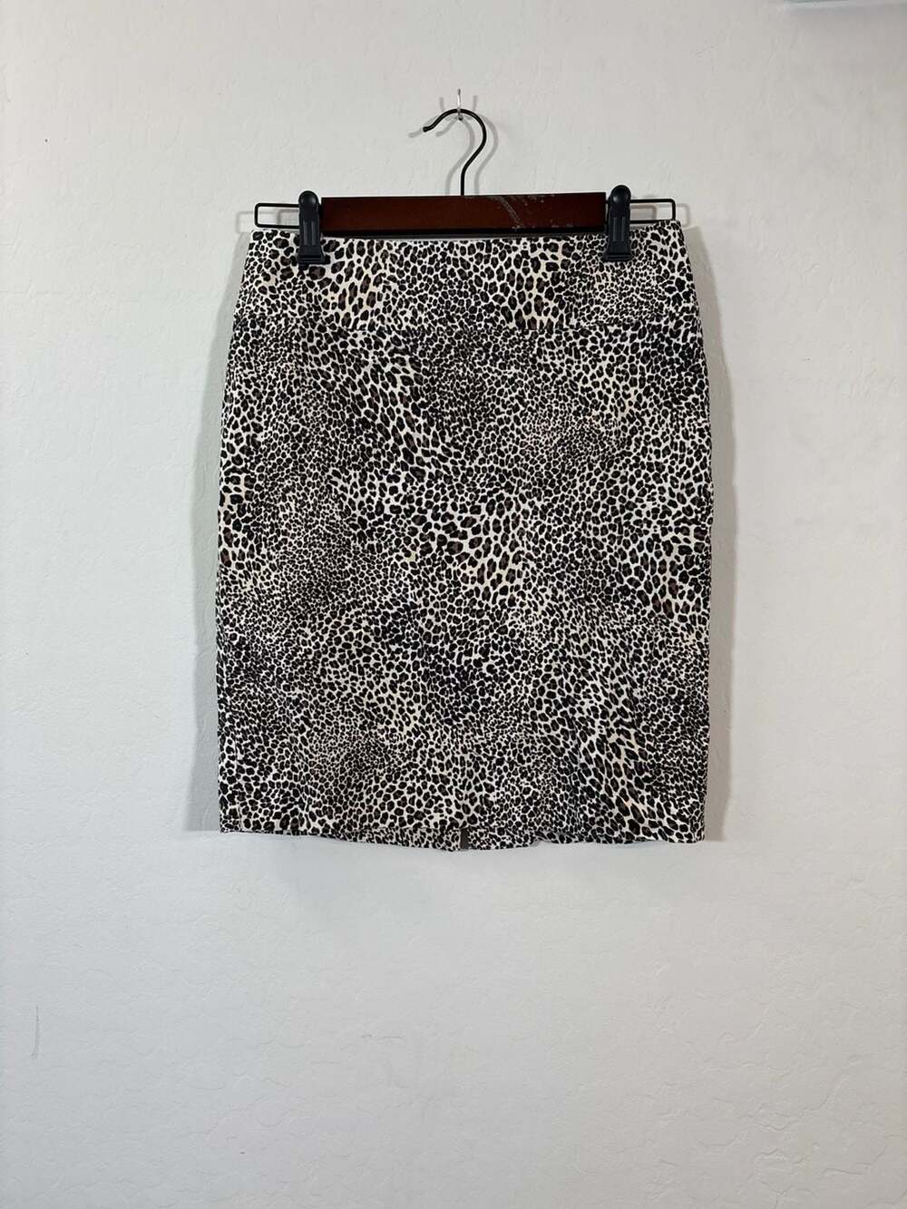Express Design Studio Leopard Print Pencil Skirt Size 2